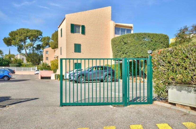 Studio Avec Piscines A 500M De La Plage 邦多勒 外观 照片