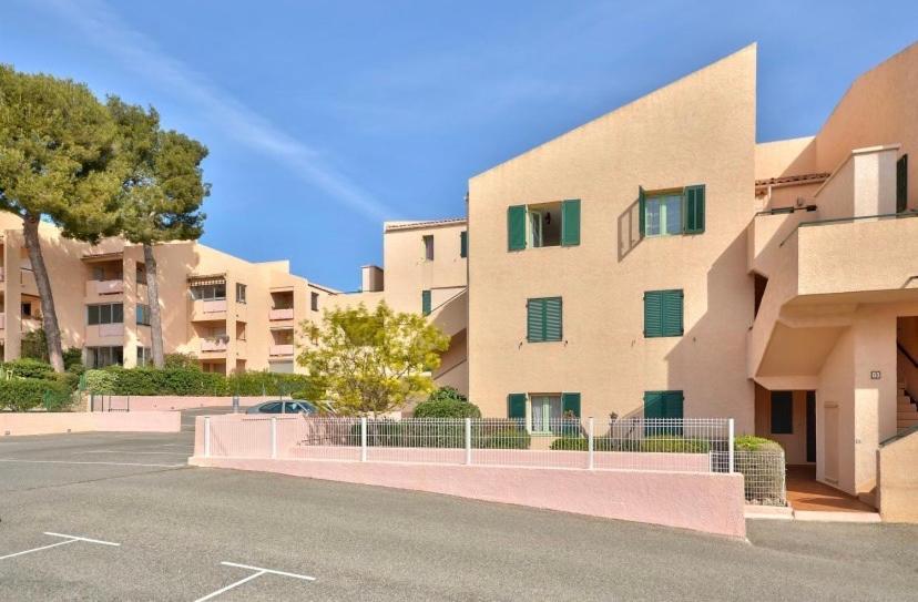 Studio Avec Piscines A 500M De La Plage 邦多勒 外观 照片