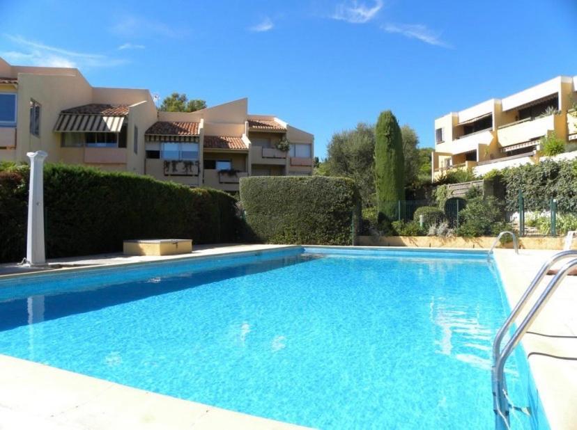 Studio Avec Piscines A 500M De La Plage 邦多勒 外观 照片