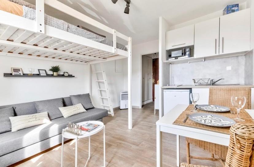 Studio Avec Piscines A 500M De La Plage 邦多勒 外观 照片