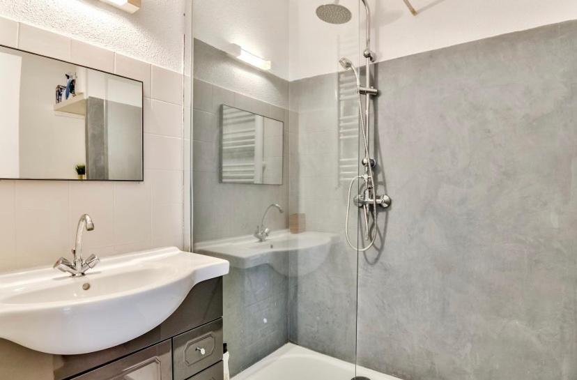 Studio Avec Piscines A 500M De La Plage 邦多勒 外观 照片