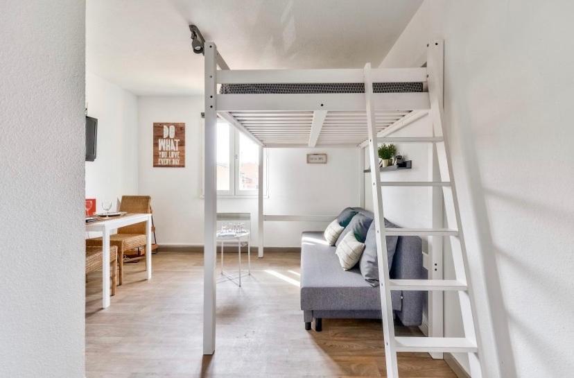Studio Avec Piscines A 500M De La Plage 邦多勒 外观 照片
